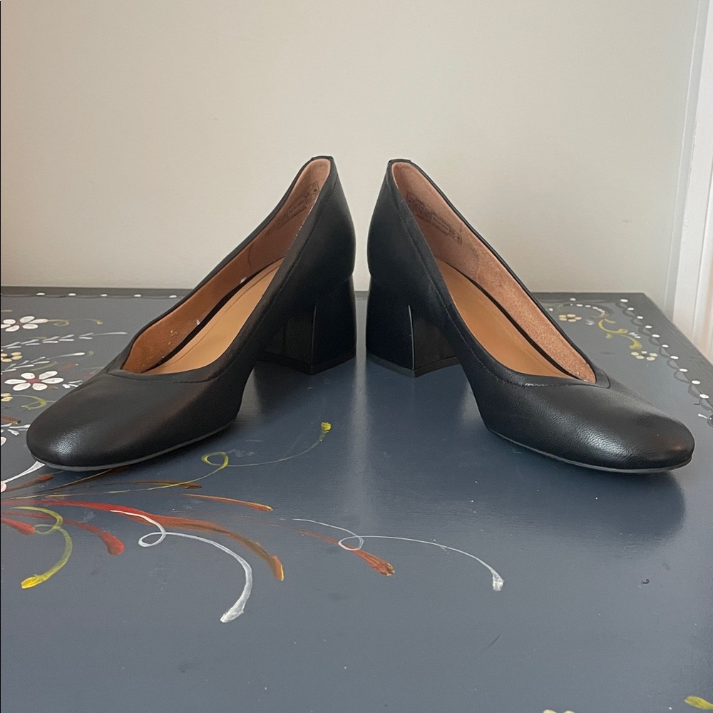 Vionic black heels, size 8.